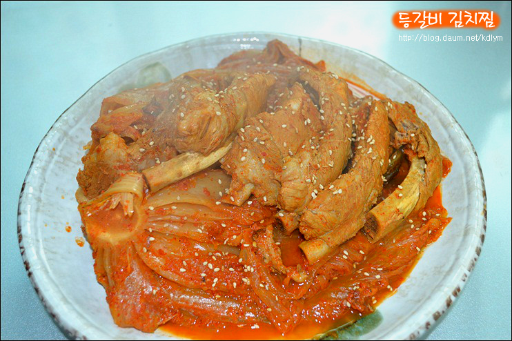 봄비 내리는 날 강추 메뉴- 등갈비 김치찜 - 10만개의 레시피, 메뉴판키친 요리판