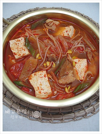 묵은지 돼지목살 김치찌개