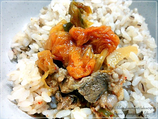 돼지고기듬뿍넣은김치찌개 이미지