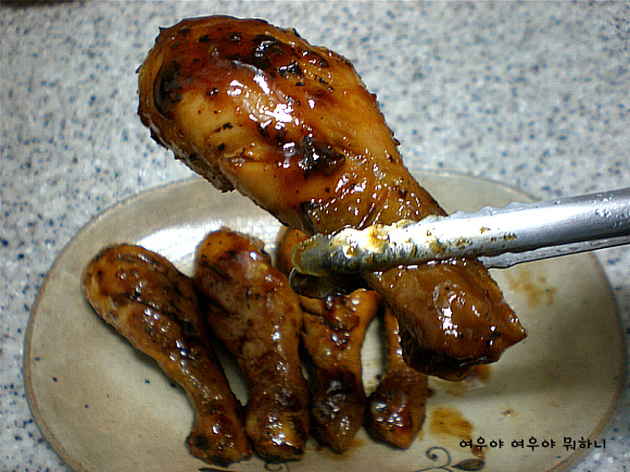 전문점보다 맛있는 간장소스치킨 드세요^^