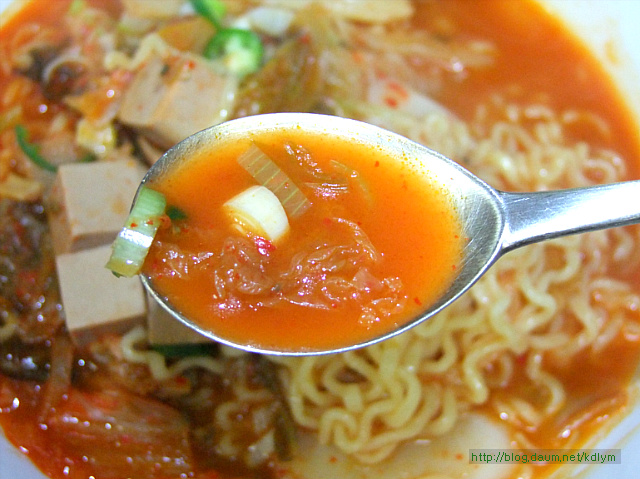 자취생에게 강력 추천! 참치 김치찌개 라면!