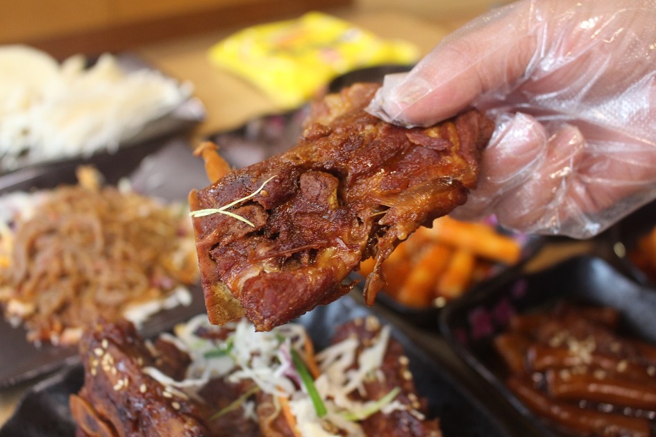 대구맛집투어 스토리채널 | [대구맛집닷컴/반야월맛집/감자탕] 지하철 반야월역 부근, 제주도산 무한리필 감자탕전문점, 동호동 #다퍼무리... 