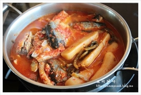 유명생선찌개 이미지