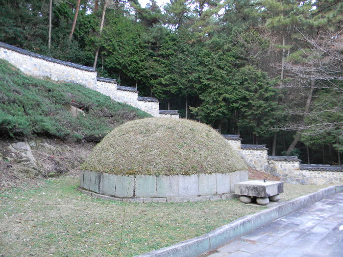 금강공원의 조그만 성역, 임진동래의총