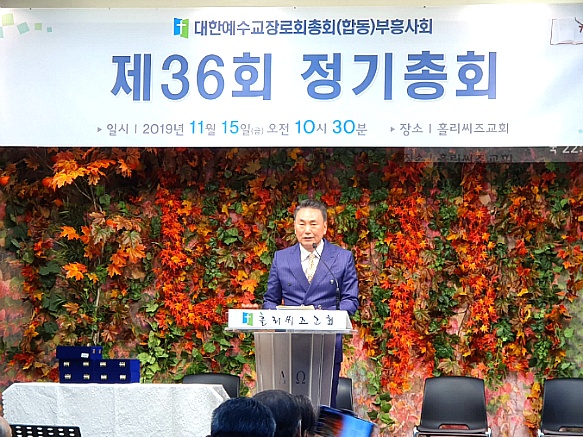 9904D3355DCE51710FE8C4