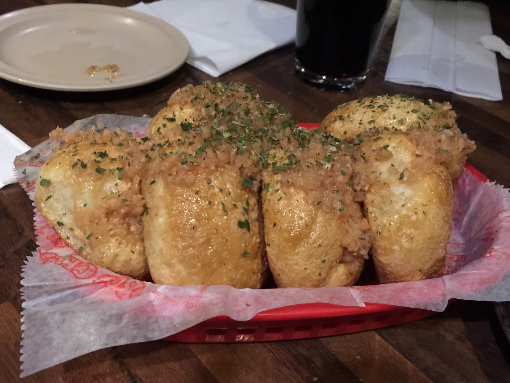 매년 이맘때면 가족이 함께 모여 Bob chinn's서 즐거운 Dinner를 한다.(Bob Chinn's Crab House/Wheeling) 