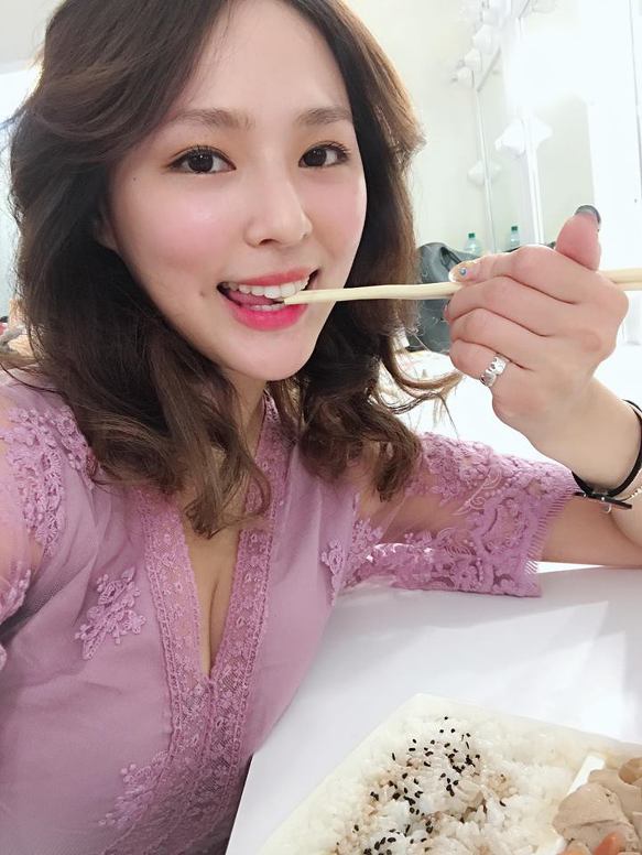 86년생 대만 최고의 가슴 줘유통 | 인스티즈