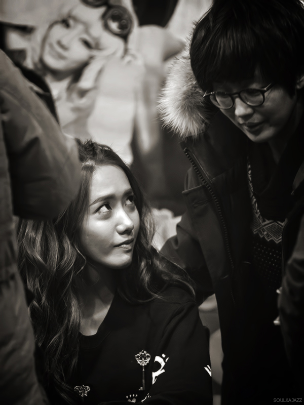 [PIC][26-01-2013]Yuri - SeoHyun - Sunny - YoonA và Jessica xuất hiện tại buổi ký tên cho fan hâm mộ vào tối qua - Page 8 252F7A38511A1B910A573F